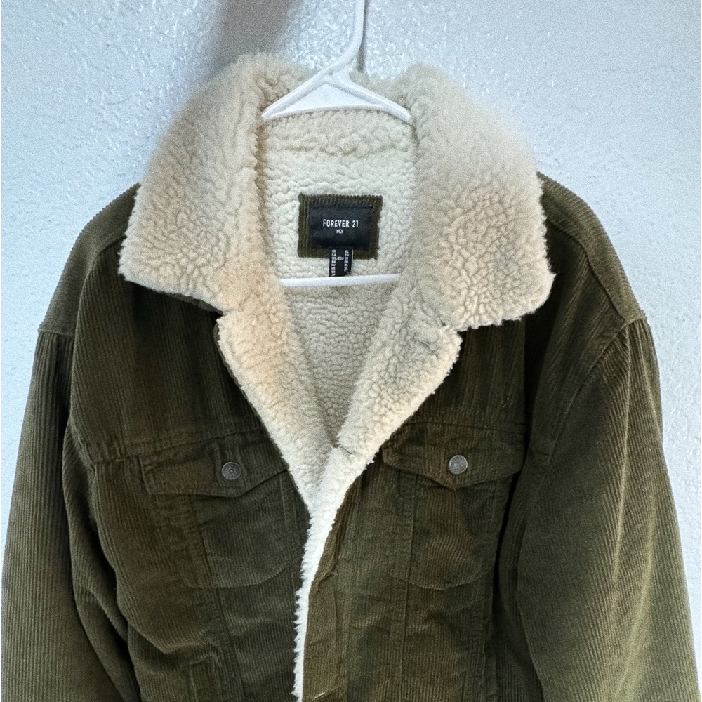 This is a men's Forever 21 sherpa-lined corduroy jacket, perfect for cold days